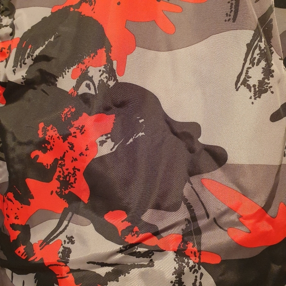 Men's Harajuku Red Camo Windcheater w Hood - Picture 2 of 4